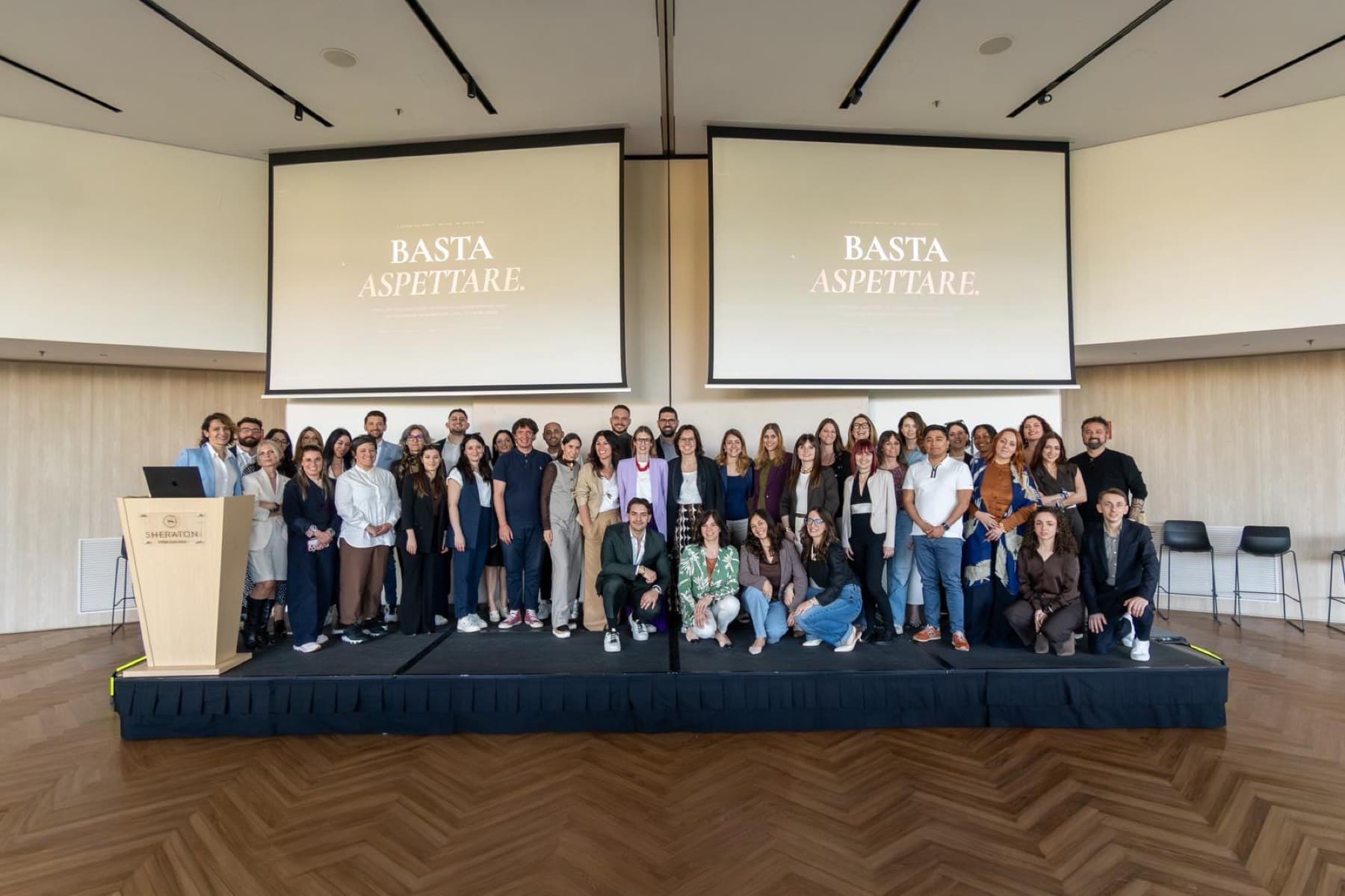 Foto di gruppo con i partecipanti a fine evento